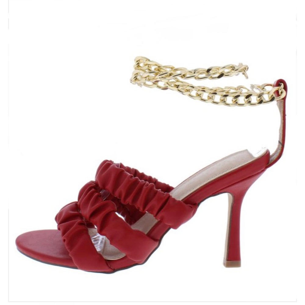 Sexy Red Heel w/Gold Chain